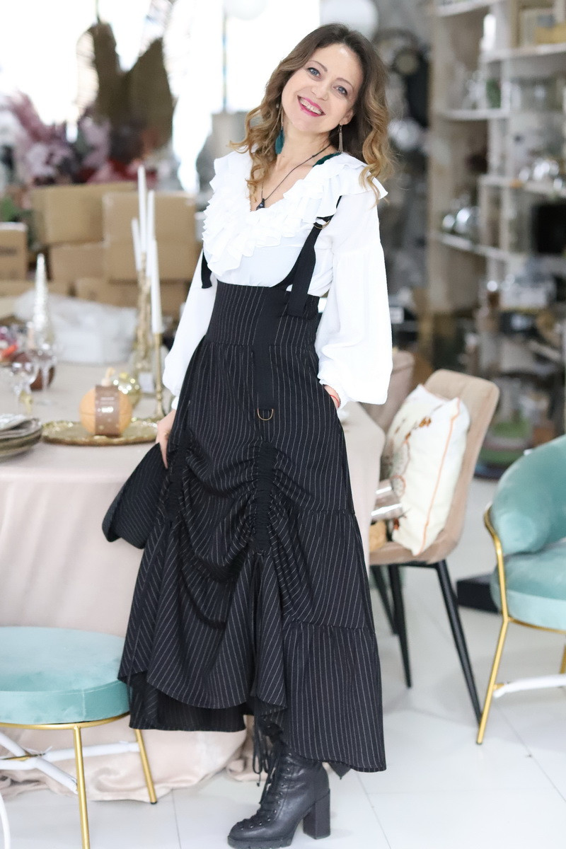 Fusta cu volane si bretele