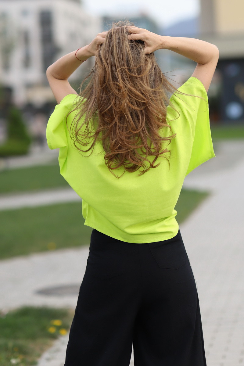 Joa Shop - cumpara online: bluza fluture din vascoza