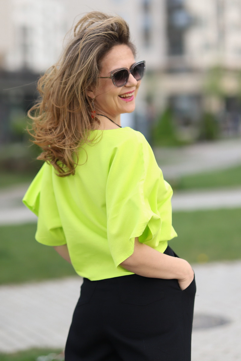 Joa Shop - cumpara online: bluza fluture din vascoza