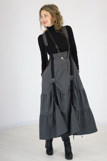 Fusta cu volane si bretele