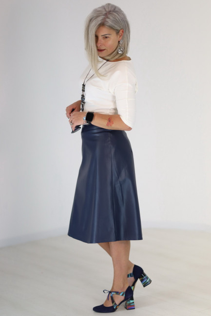 Fusta Kate bleumarin