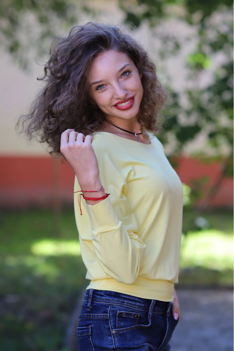 Joa Shop - cumpara online: bluza fluture din vascoza