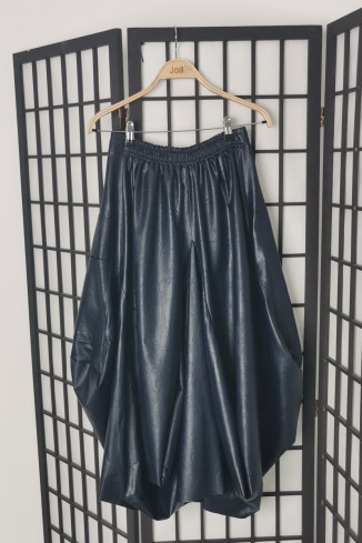 fusta excentrica din piele