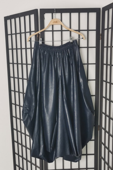 fusta excentrica din piele