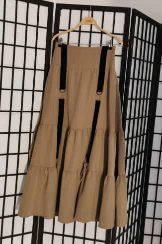 Fusta cu volane si bretele