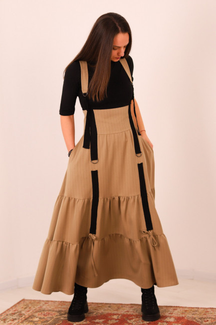 Fusta cu volane si bretele