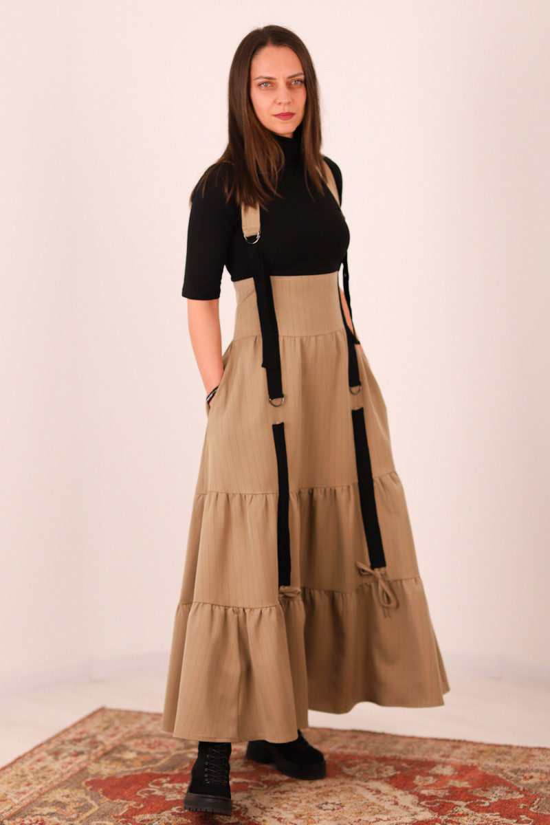 Fusta cu volane si bretele