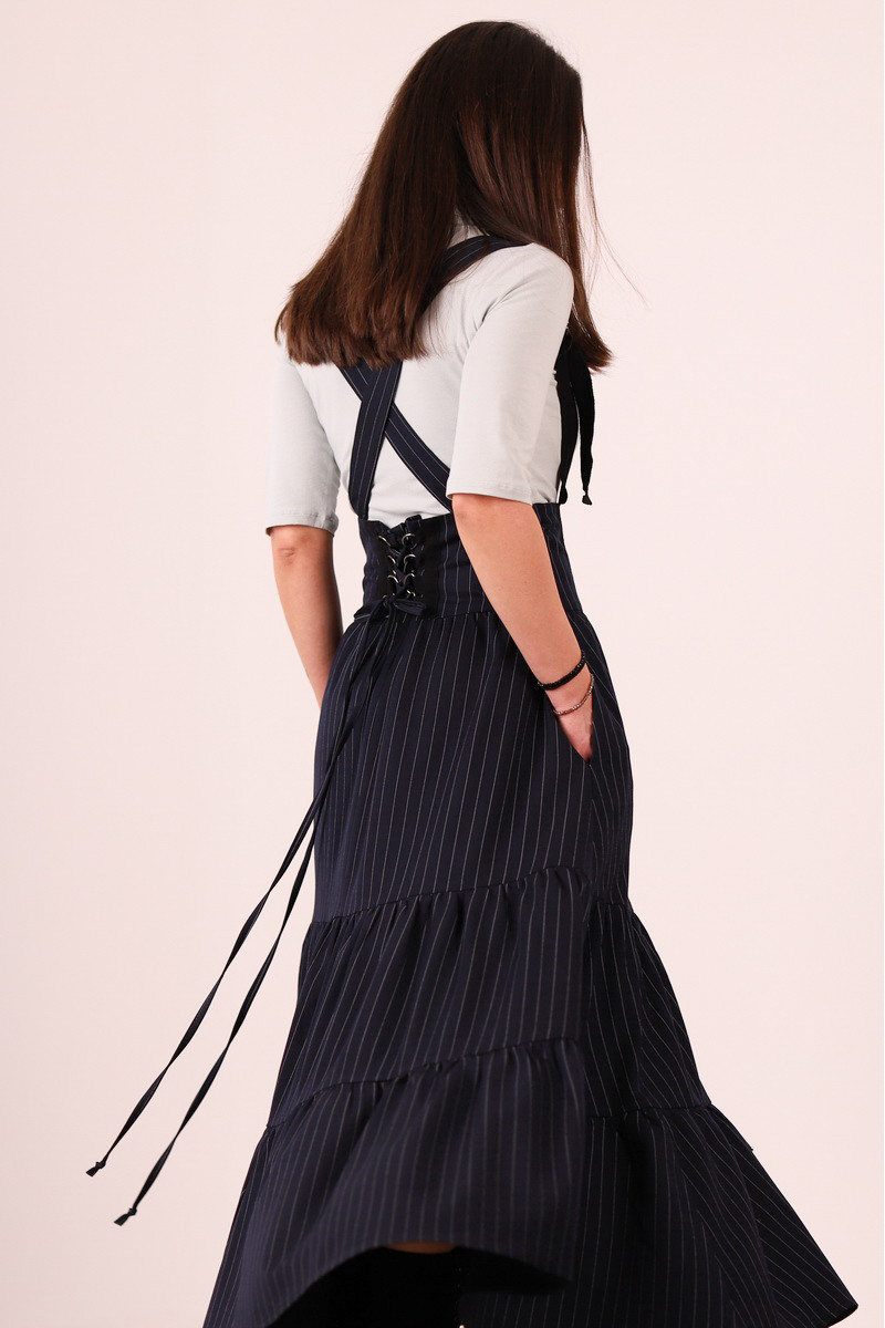 Fusta cu volane si bretele