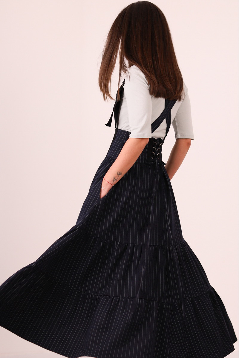 Fusta cu volane si bretele